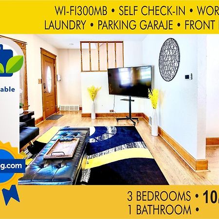 The Amber Retreat - Brooklyn Centre Comfort - Charming Space For Families, Couples & Business Travelers Near Downtown - With 300Mb Wifi, Parking & Self Check-In Cleveland Luaran gambar