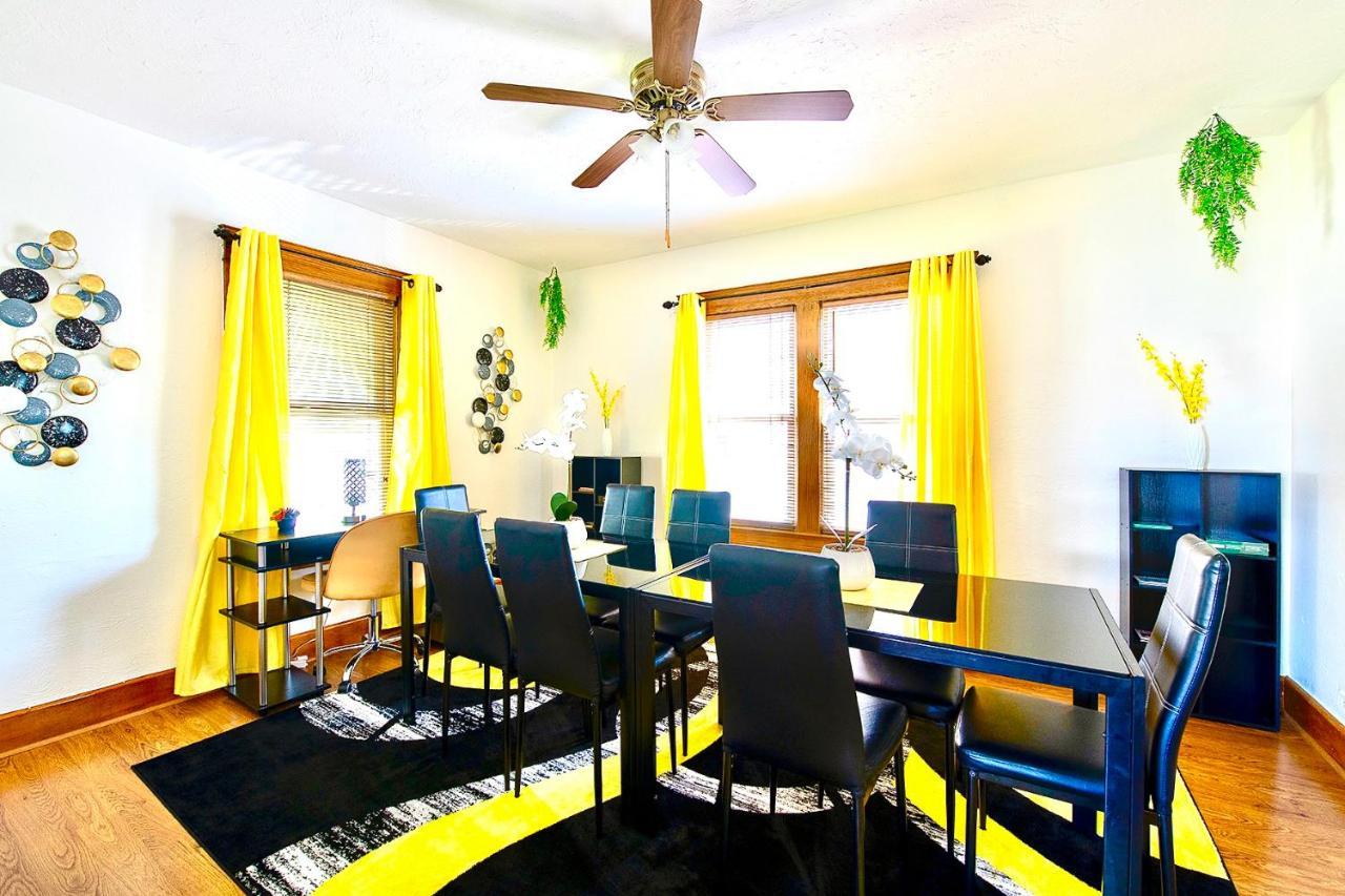 The Amber Retreat - Brooklyn Centre Comfort - Charming Space For Families, Couples & Business Travelers Near Downtown - With 300Mb Wifi, Parking & Self Check-In Cleveland Luaran gambar