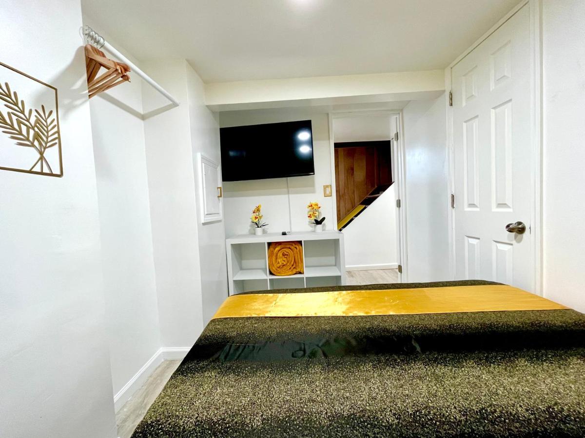 The Amber Retreat - Brooklyn Centre Comfort - Charming Space For Families, Couples & Business Travelers Near Downtown - With 300Mb Wifi, Parking & Self Check-In Cleveland Luaran gambar