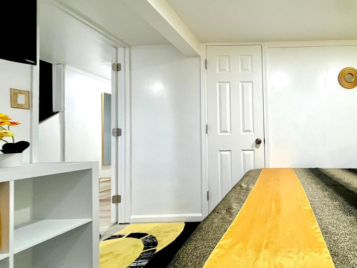 The Amber Retreat - Brooklyn Centre Comfort - Charming Space For Families, Couples & Business Travelers Near Downtown - With 300Mb Wifi, Parking & Self Check-In Cleveland Luaran gambar